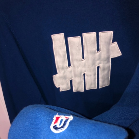 Undefeated Crewneck - Picture 3 of 3